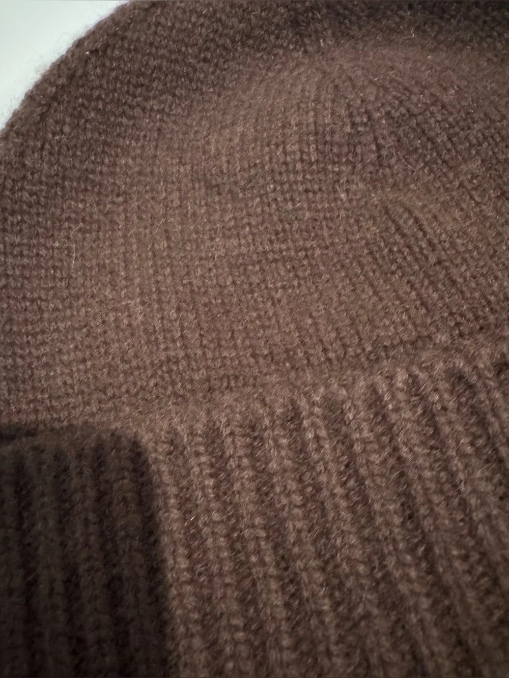 NWT Aritzia / Babaton cash cuff Cashmere Beanie in brown